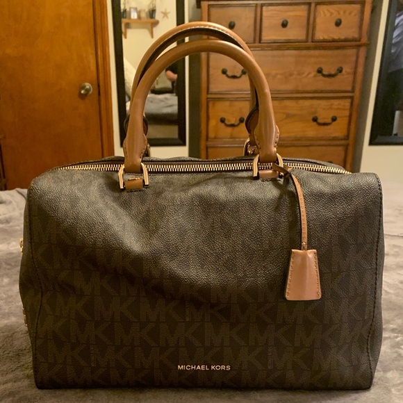 Michael Kors Handbags - Michael Kors satchel